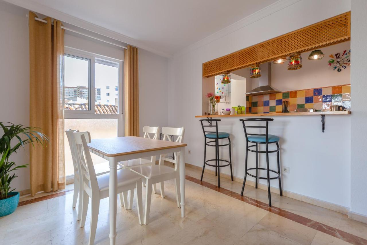 Luminoso Apartamento De Dos Habitaciones Con Terraza Y Parking En El Centro Malaga Bagian luar foto