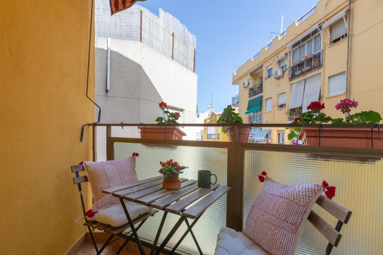Luminoso Apartamento De Dos Habitaciones Con Terraza Y Parking En El Centro Malaga Bagian luar foto