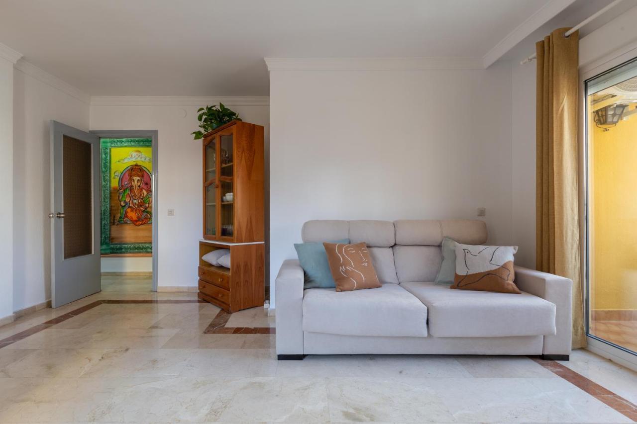 Luminoso Apartamento De Dos Habitaciones Con Terraza Y Parking En El Centro Malaga Bagian luar foto